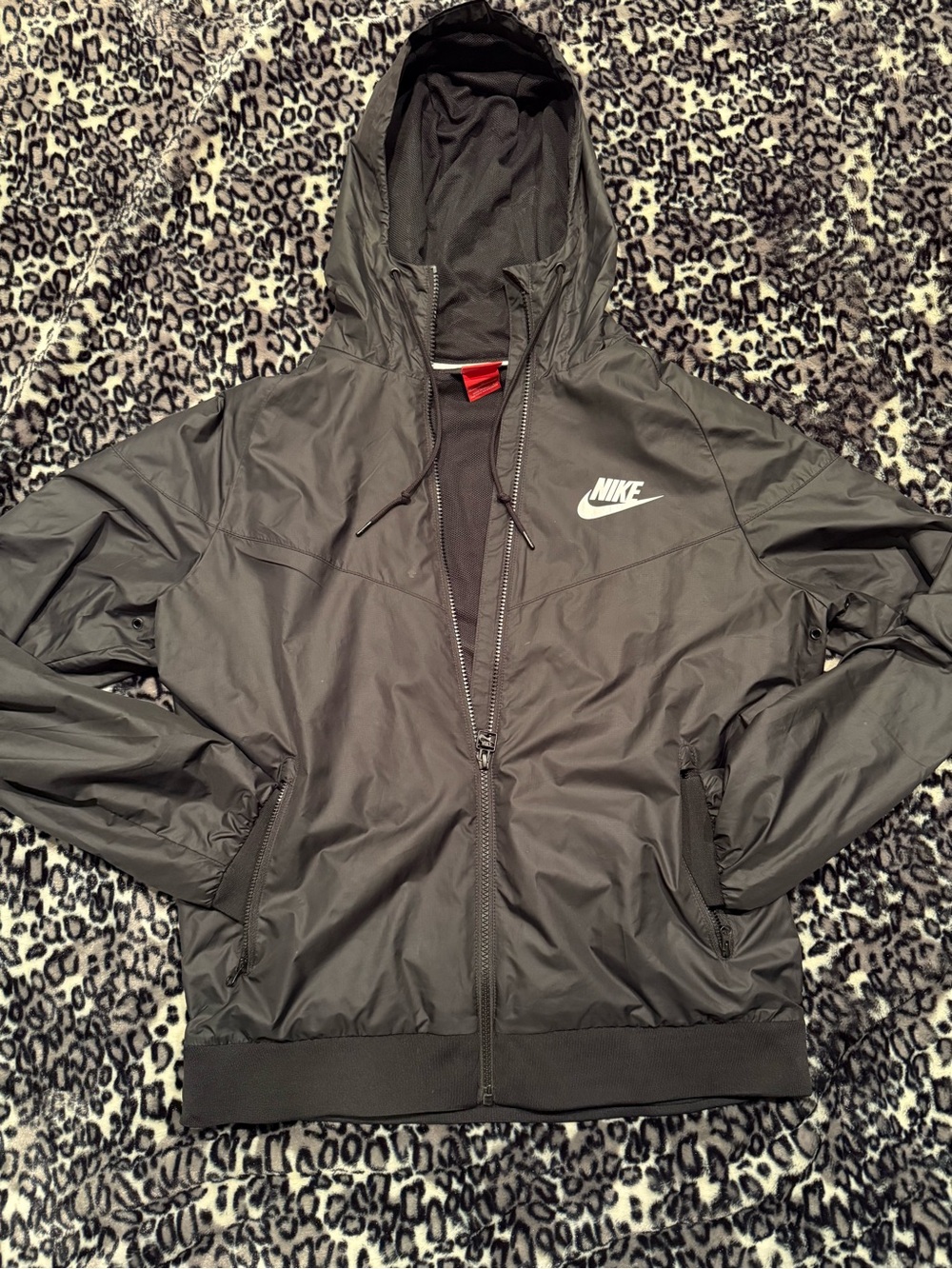 Nike Men’s Black Hooded Windbreaker